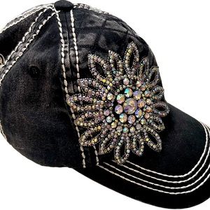 Two tone baseball cap by Olive & Pique.